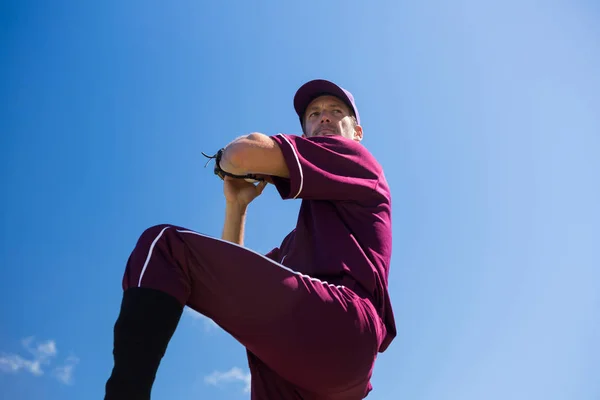 Baseball džbán vrhací míč — Stock fotografie