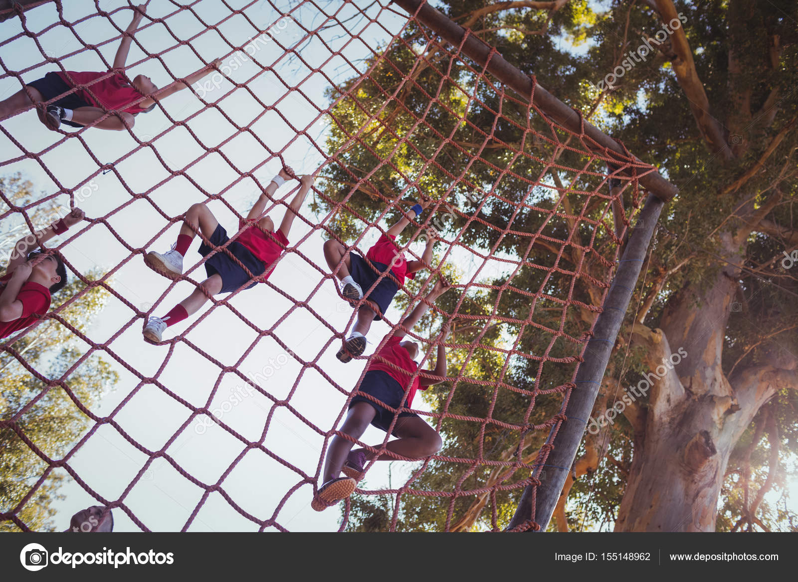 Kids climbing net — Stock Photo © Wavebreakmedia #155148962