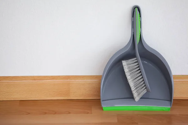 Dustpan et brosse à balayer — Photo