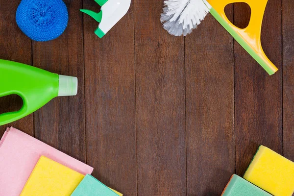 Reiniging van de apparatuur op houten vloer — Stockfoto