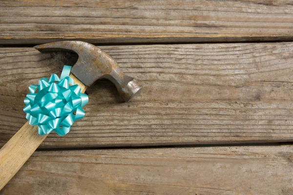 Hammer decorated with ribbon — Stock Photo, Image