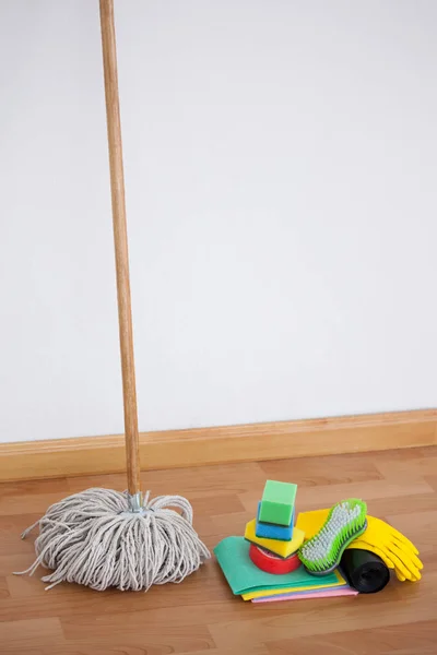 Mop and cleaning equipment — Stock Photo, Image