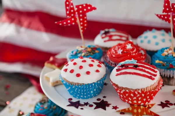 Cupcakes decorados con tema del 4 de julio — Foto de Stock