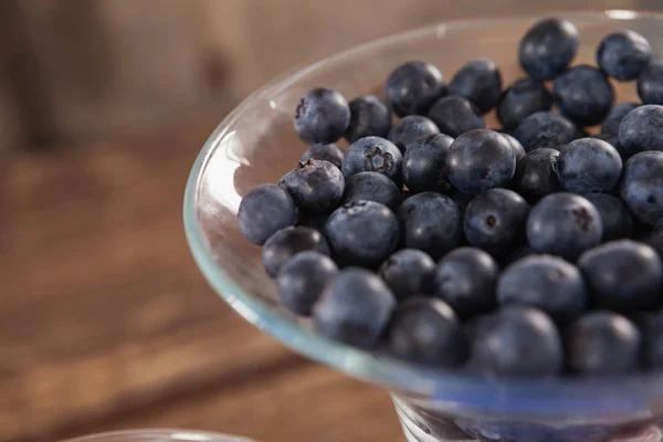 Frische Blaubeeren in Schale — Stockfoto