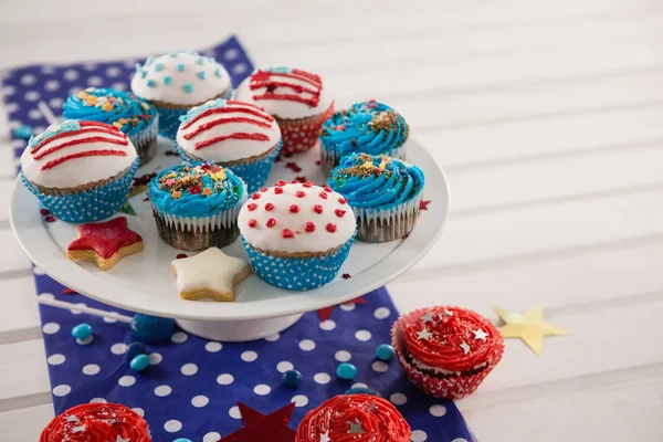 Cupcakes decorados con tema del 4 de julio — Foto de Stock