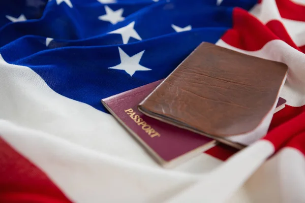 パスポートとビザ アメリカ国旗の — ストック写真