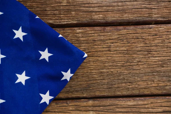 Bandeira americana em uma mesa de madeira — Fotografia de Stock