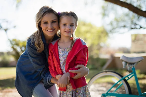 Mother and daughter enjoying together — Stock Photo, Image