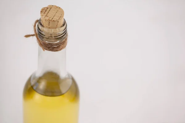 Botella de aceite de oliva con corcho — Foto de Stock