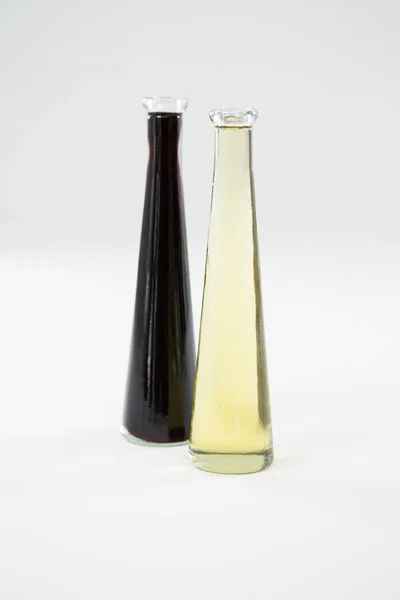 Grünes und lila Olivenöl — Stockfoto