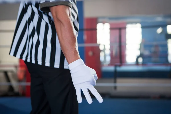 Male referee gesturing with hand — Stock Photo, Image