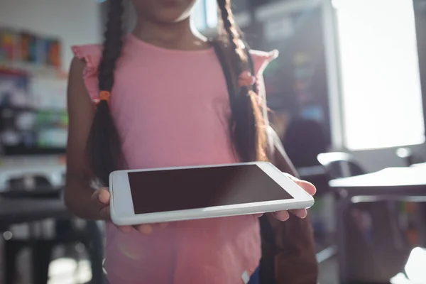 Meisje met digitale tablet — Stockfoto