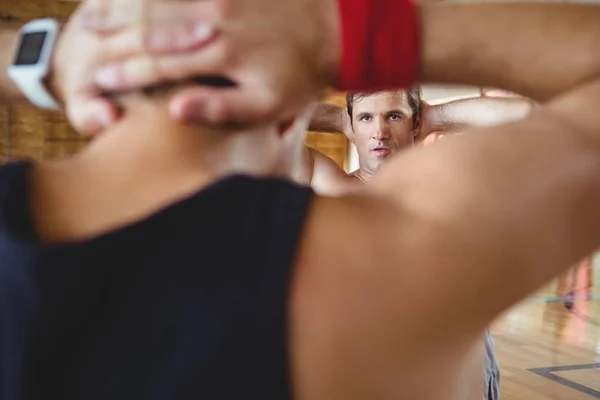 Mannelijke vrienden uitoefening — Stockfoto