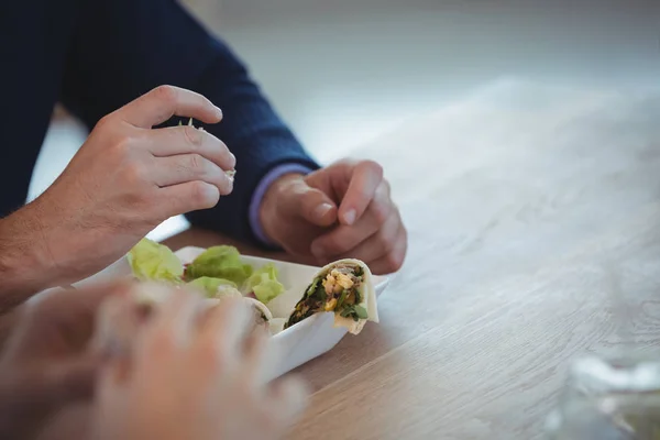 Collega's ontbijten — Stockfoto