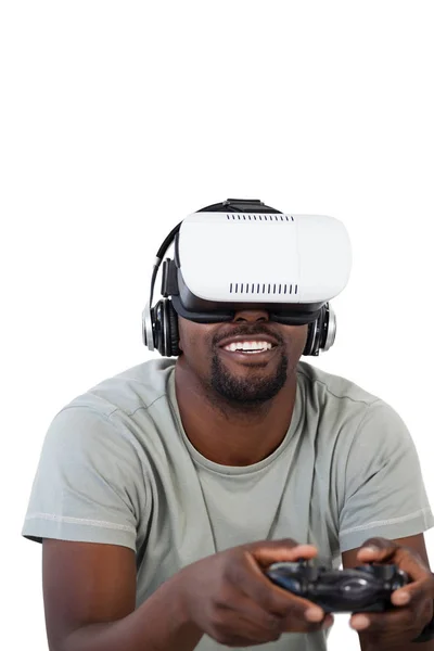Hombre usando auriculares de realidad virtual — Foto de Stock