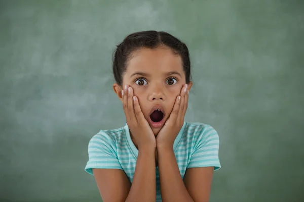 Surprised young girl — Stock Photo, Image