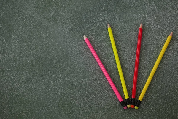 Verschillende kleurrijke potloden — Stockfoto