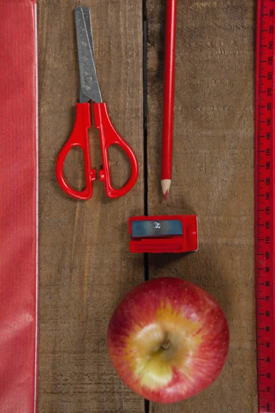 Apple y los suministros escolares —  Fotos de Stock