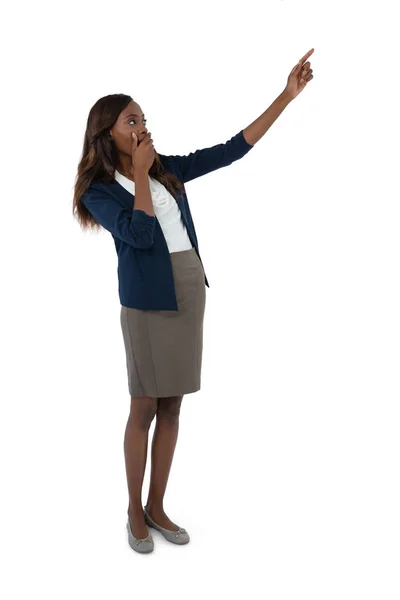 Mujer de negocios dando presentación — Foto de Stock