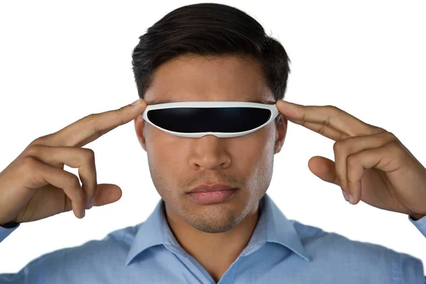 スマートなメガネを着ているビジネスマン — ストック写真