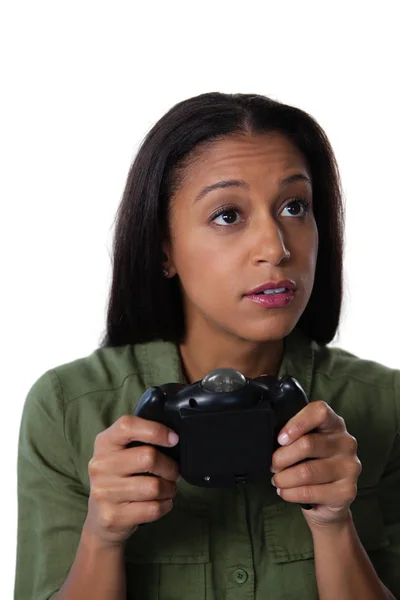 Femme jouant à un jeu vidéo — Photo