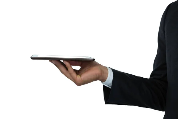 Homme d'affaires tenant tablette ordinateur — Photo