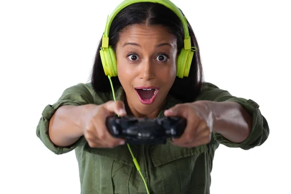 Woman playing video games — Stock Photo, Image