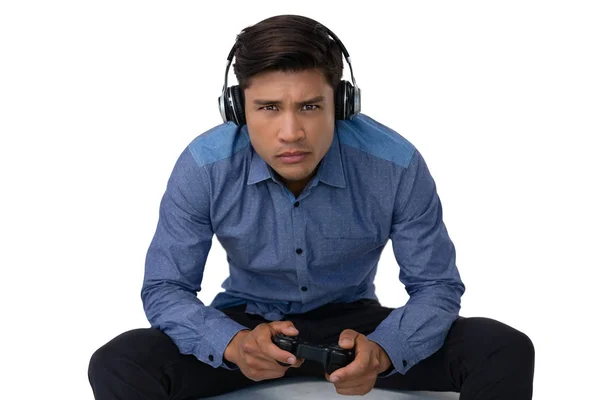 Молодий бізнесмен в навушниках — стокове фото