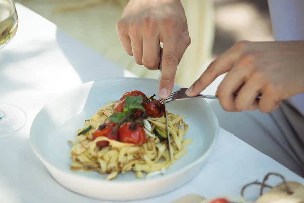 Man having meal — Stock Photo, Image