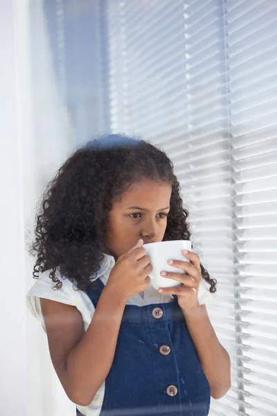 Affärskvinna med kaffe — Stockfoto