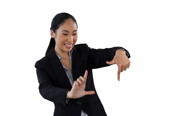 Affärskvinna med finger ram gest — Stockfoto