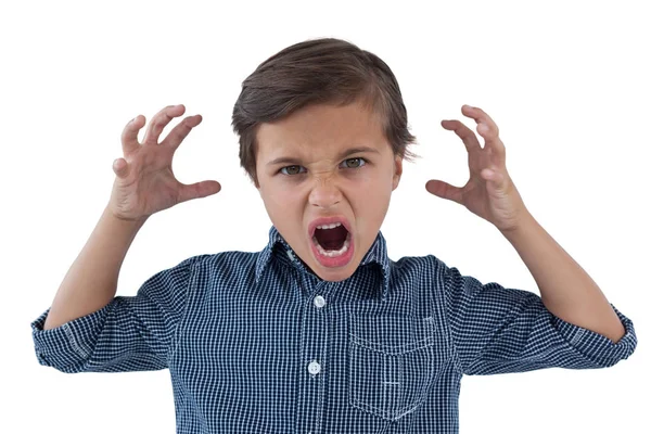 Lindo chico gritando contra fondo blanco — Foto de Stock