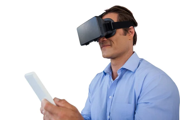 Affärsman med VR-glasögon — Stockfoto