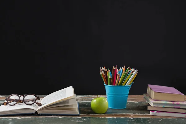 Espectáculos en libro abierto —  Fotos de Stock