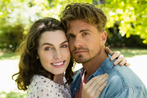 Couple embracing each other in garden — Stock Photo, Image