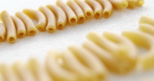 Primo piano della pasta cruda — Video Stock