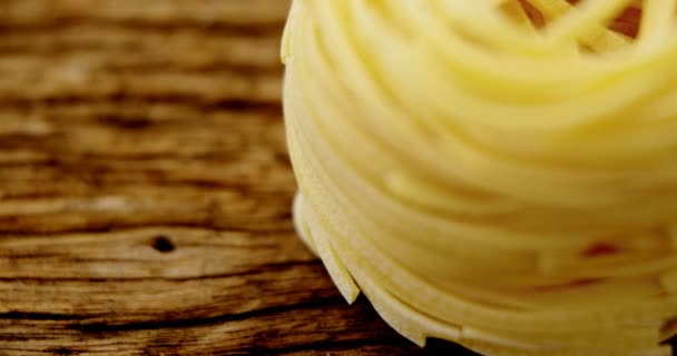 Close-up van fettuccine — Stockvideo