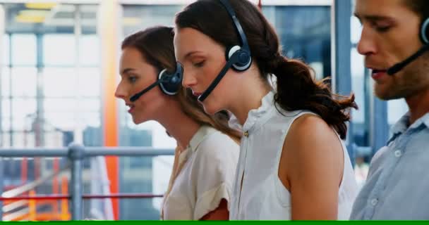 Team aziendale che lavora al call center — Video Stock