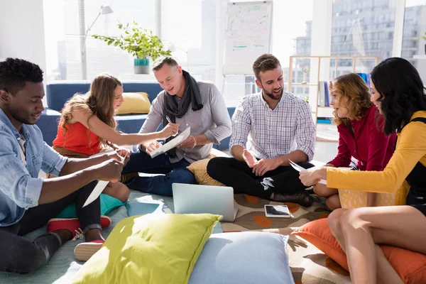 Executives working together in office — Stock Photo, Image