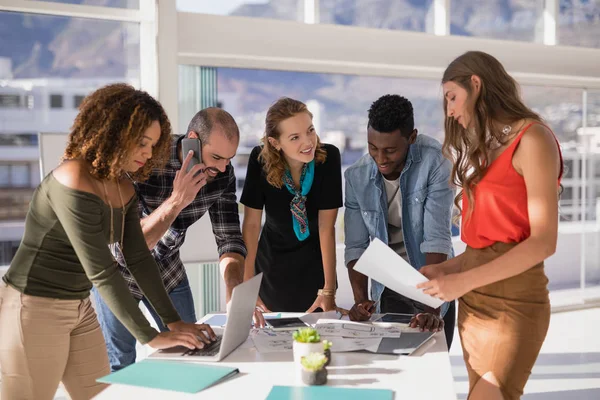 Group of colleagues working together — Stock Photo, Image
