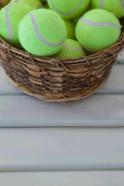 Pelotas de tenis amarillo fluorescente —  Fotos de Stock