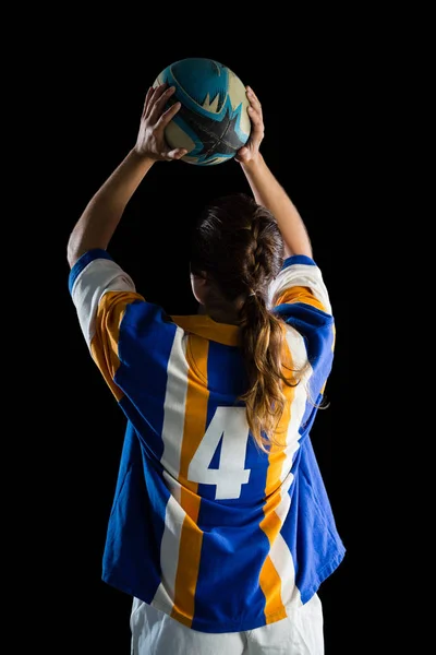 Θηλυκό παίκτης παίζει ράγκμπι — Φωτογραφία Αρχείου