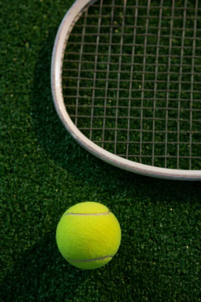 테니스 공 라켓 — 스톡 사진