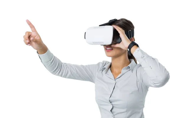 Führungskraft mit Virtual-Reality-Headset — Stockfoto