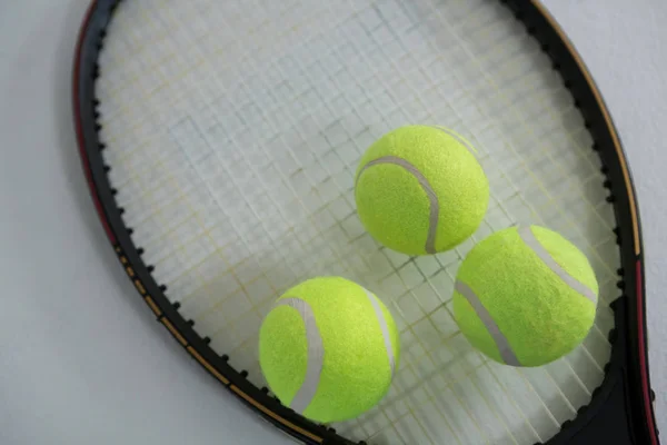 Fluoreszkáló sárga teniszlabdát — Stock Fotó
