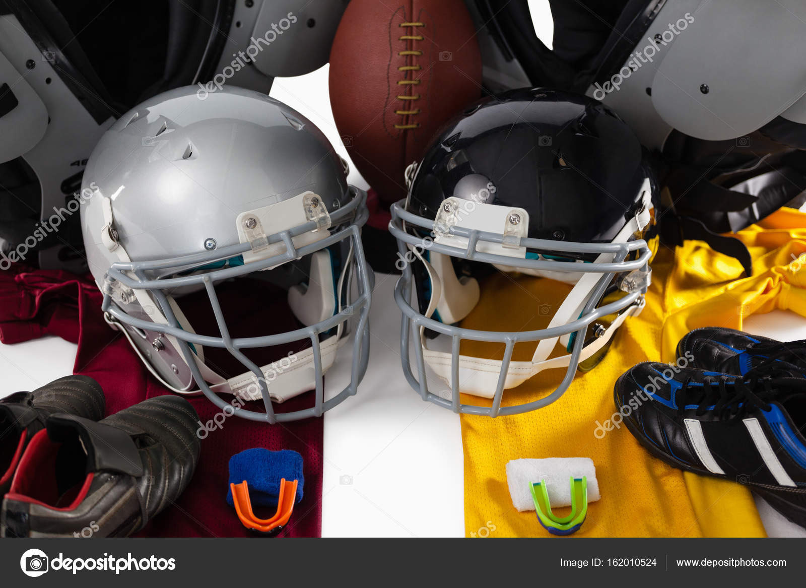 Brustschutz mit amerikanischen ball — Stockfoto Brustschutz mit amerikanischen ball — Stockfoto