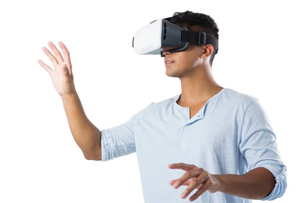 Man använder virtuell verklighet headset — Stockfoto