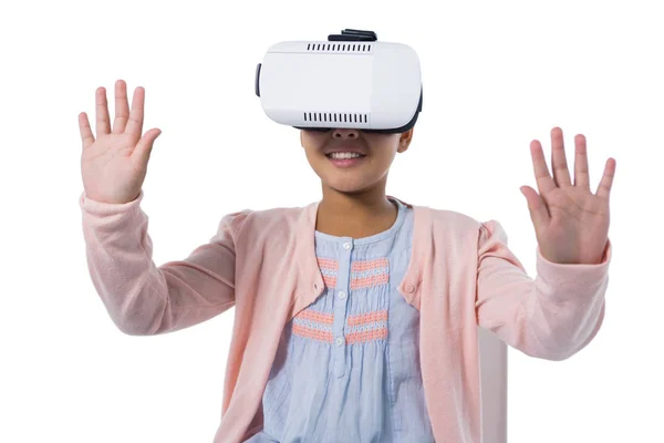 使用虚拟现实耳机时打手势的女孩 — 图库照片