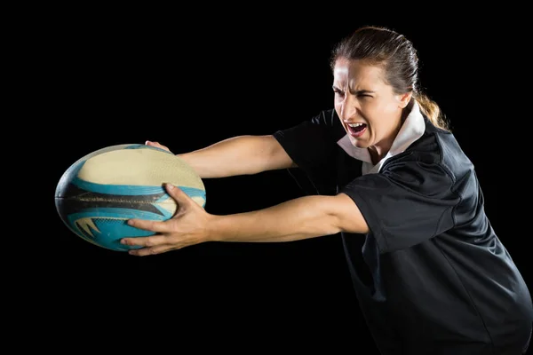 Athlète féminine jouant au rugby — Photo