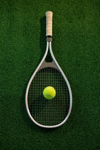 Racket and tennis ball — Stock Photo, Image